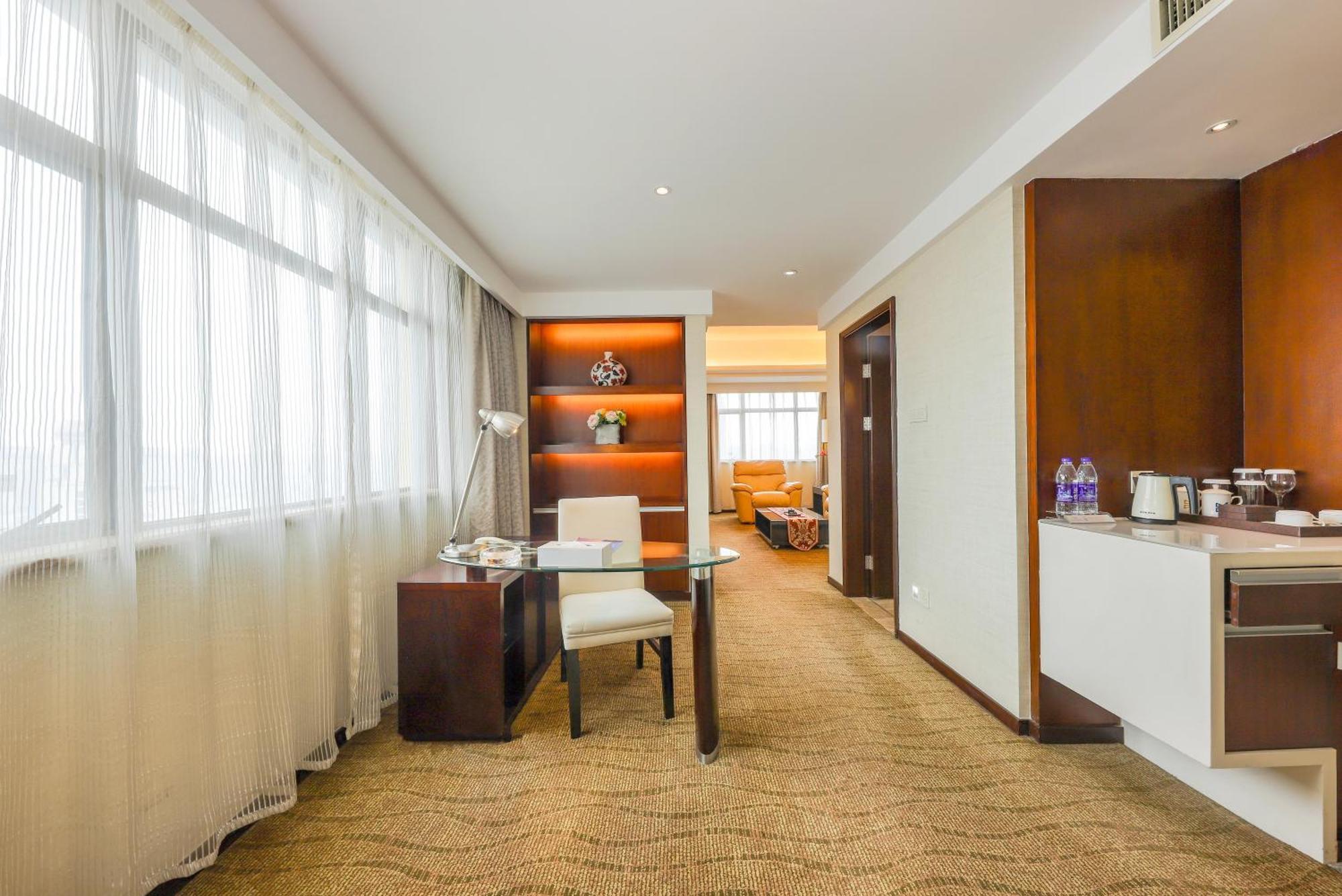 Zhengzhou Yuehai Hotel Екстер'єр фото